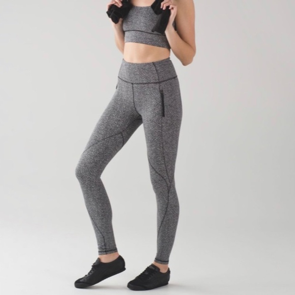 Lululemon Run It Out Tight Power Luxtreme Ripple Jacquard Black White SZ 8 - Picture 2 of 10